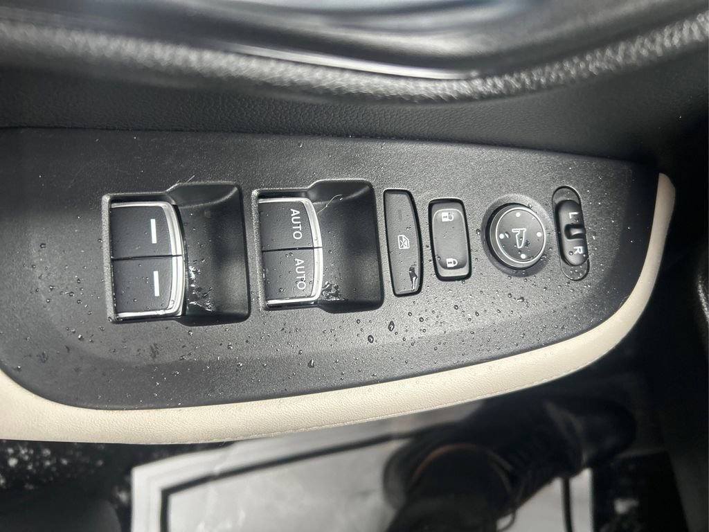 Used 2024 Honda HR-V EX-L image 33