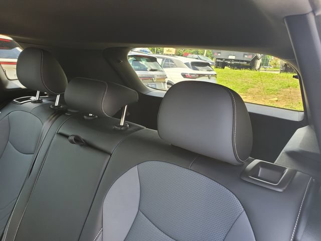Certified 2025 Volkswagen Tiguan SE R-Line FWD image 17