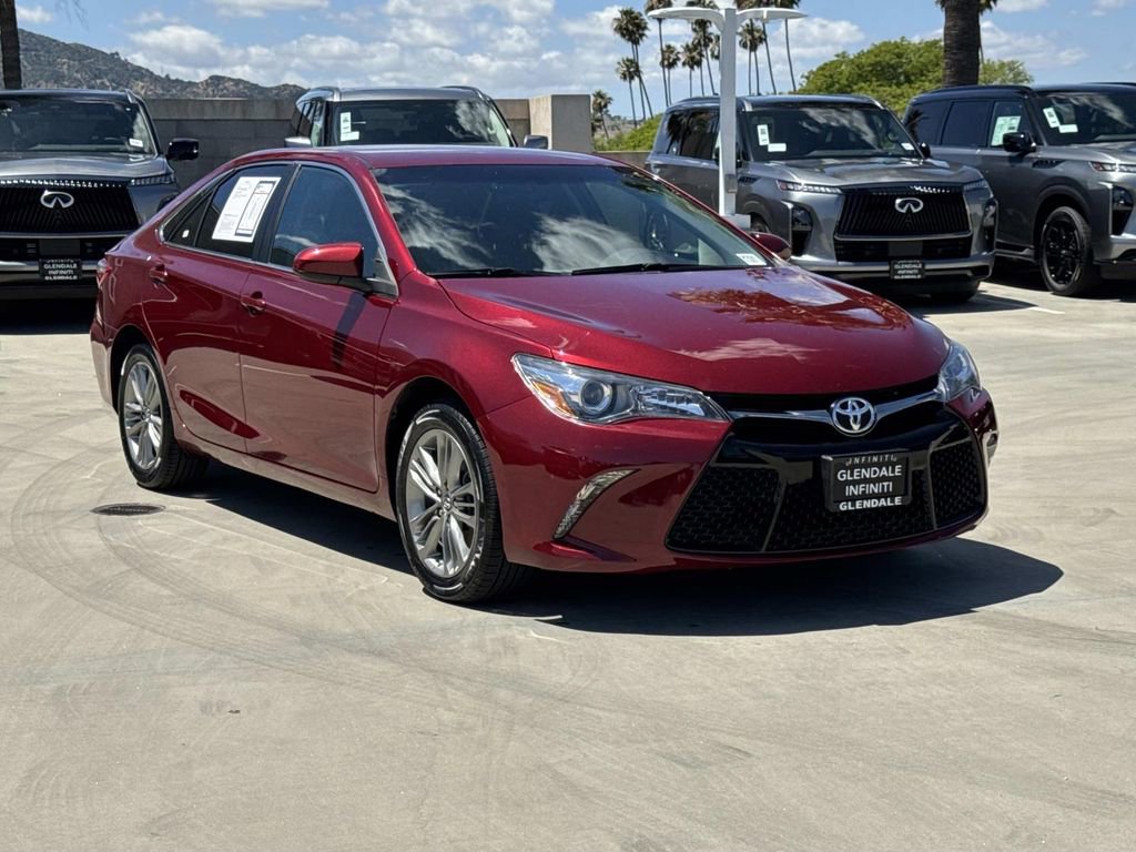 Used 2017 Toyota Camry SE FWD image 2