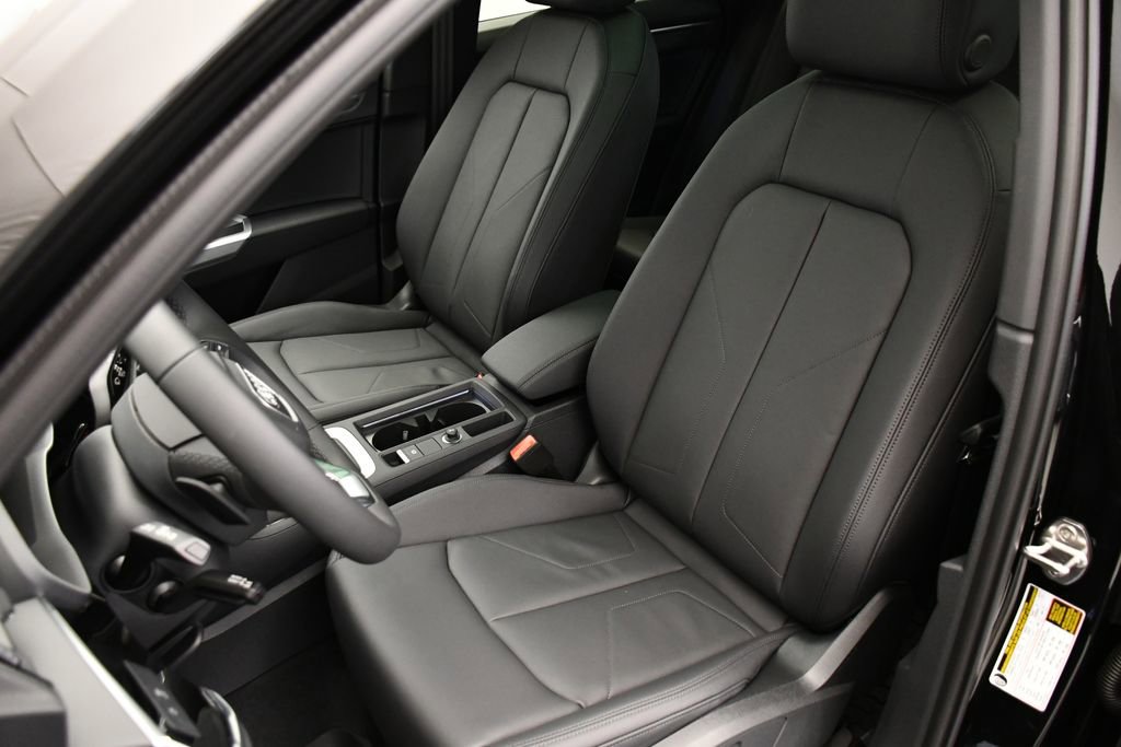 Used 2025 Audi Q3 2.0T Premium w/ Convenience Package image 96