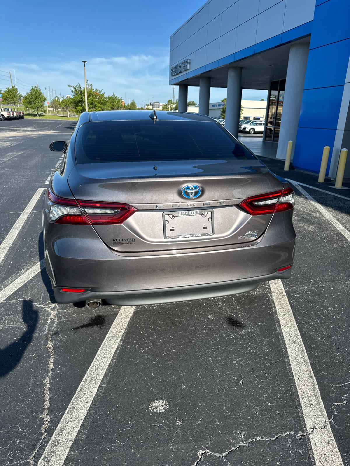 Used 2022 Toyota Camry XLE FWD image 6