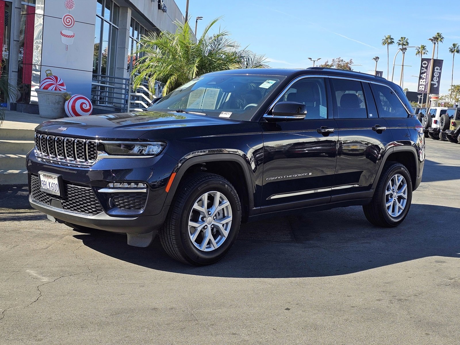 Used 2023 Jeep Grand Cherokee Limited w/ Trailer Tow Prep Group (B) image 3