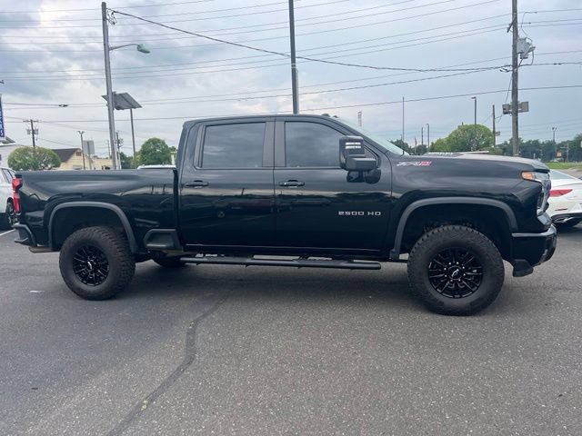 Used 2024 Chevrolet Silverado 2500 ZR2 w/ Technology Package AWD/4WD image 2