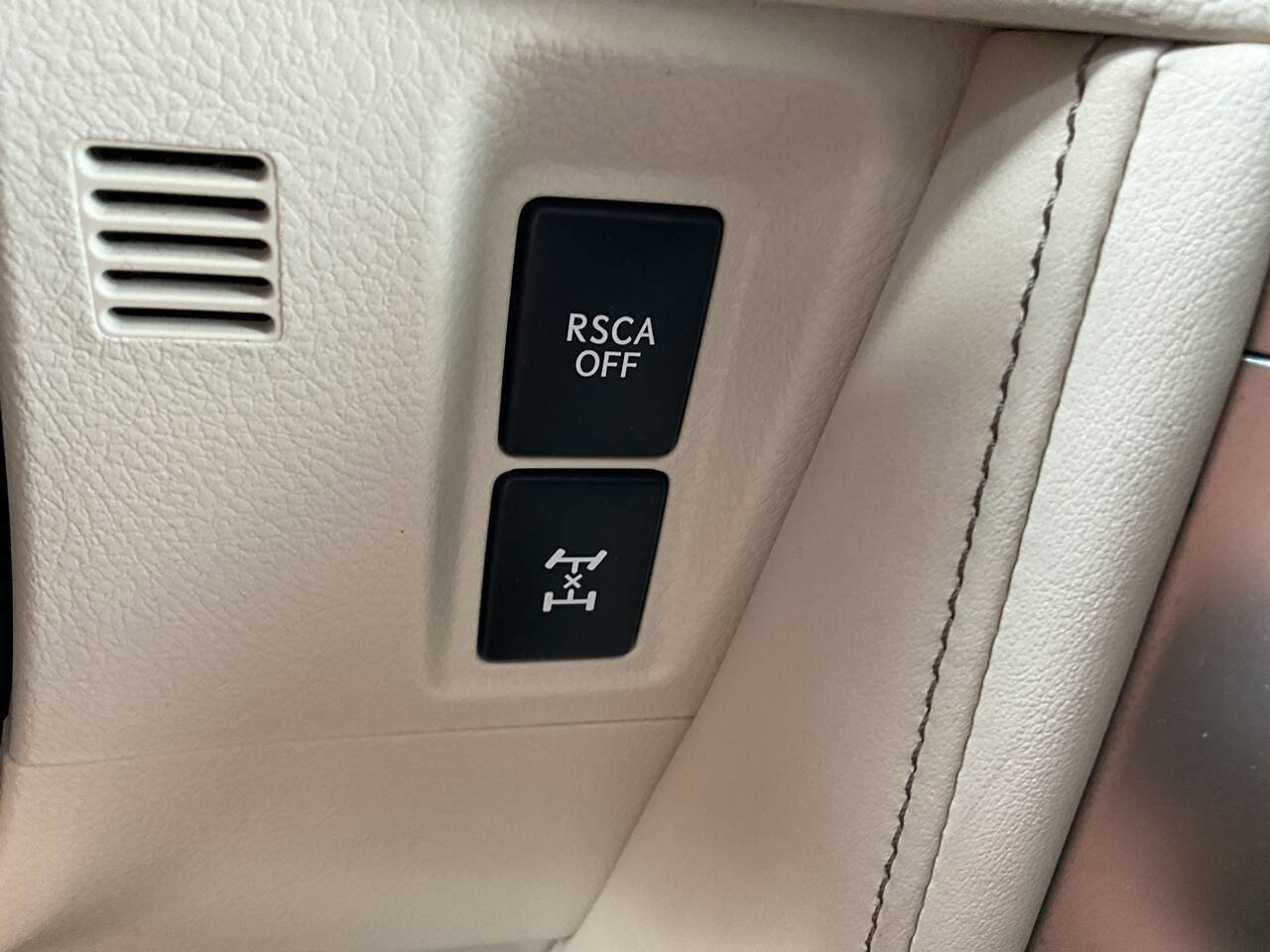 Used 2011 Lexus GX 460 Premium image 34