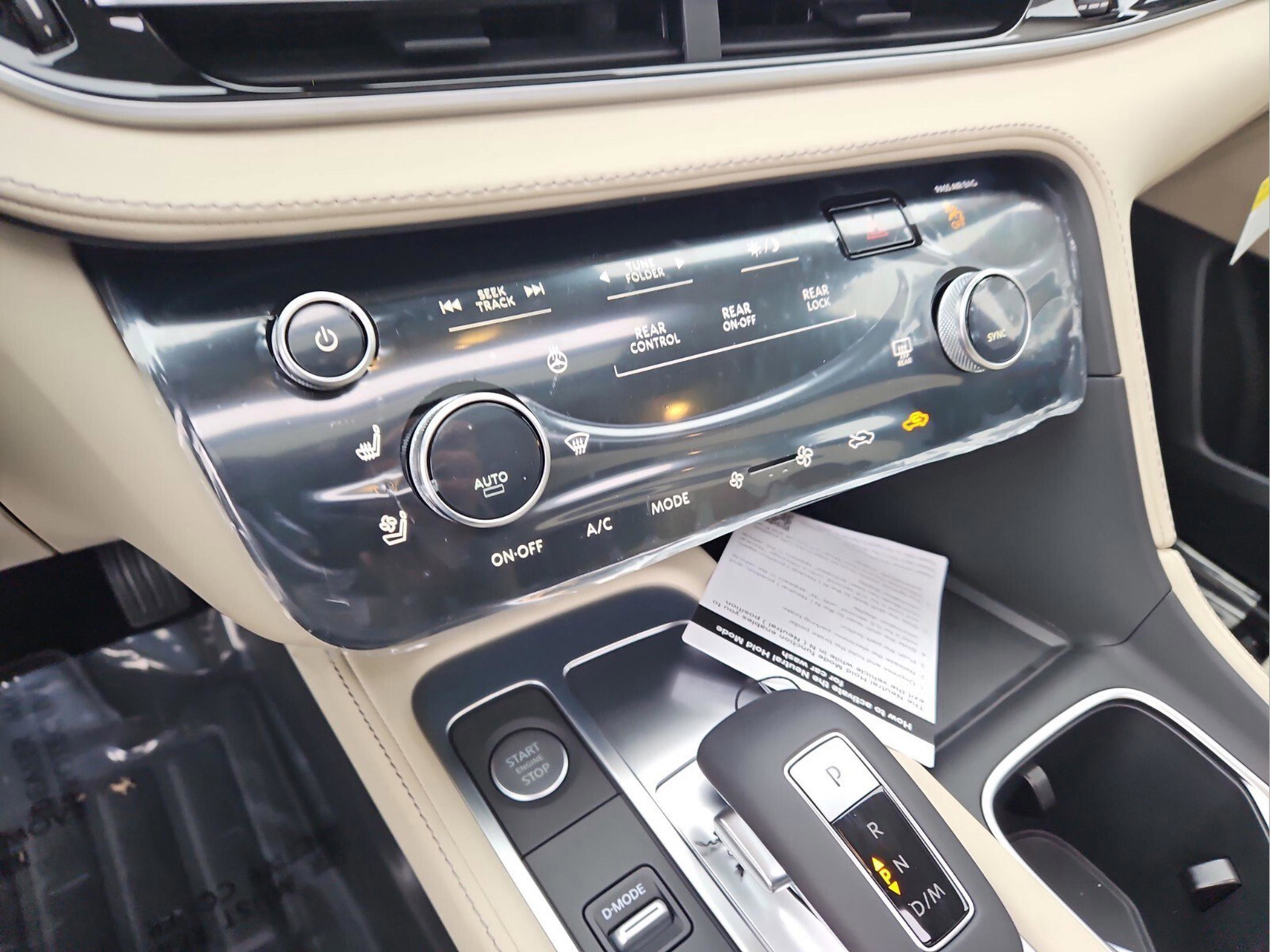 Certified 2025 INFINITI QX60 Luxe image 21