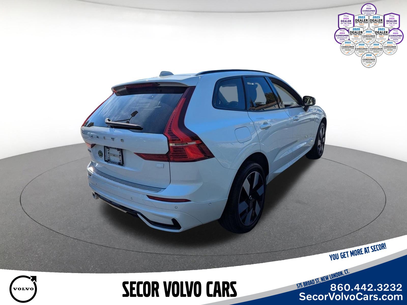 Certified 2024 Volvo XC60 T8 Plus w/ Protection Package Premier image 5