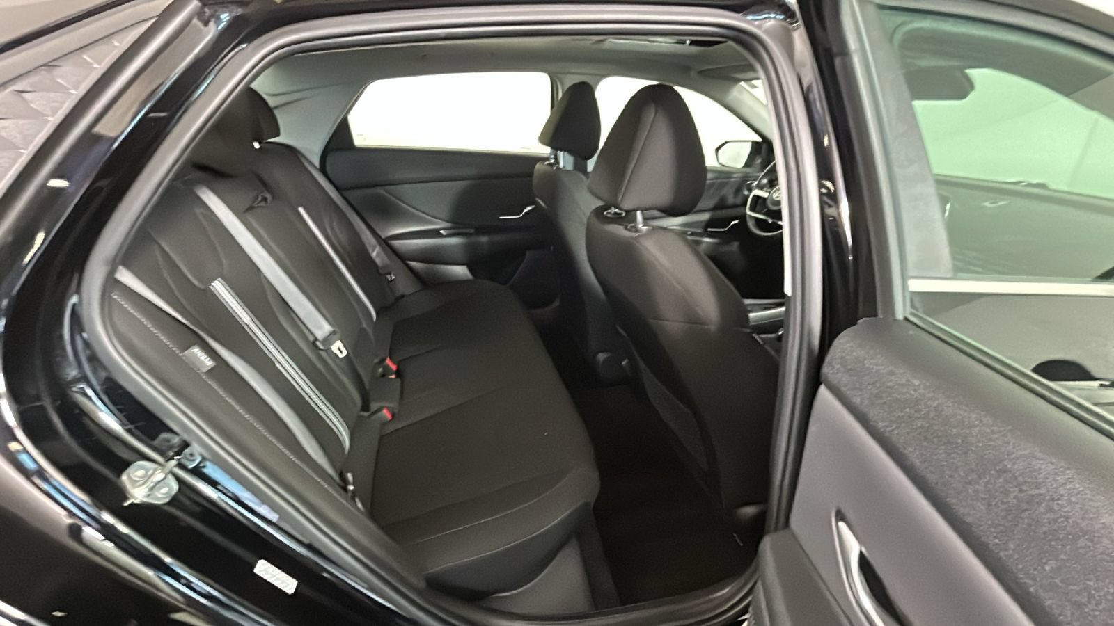 Certified 2024 Hyundai Elantra SEL w/ Convenience Package FWD image 35