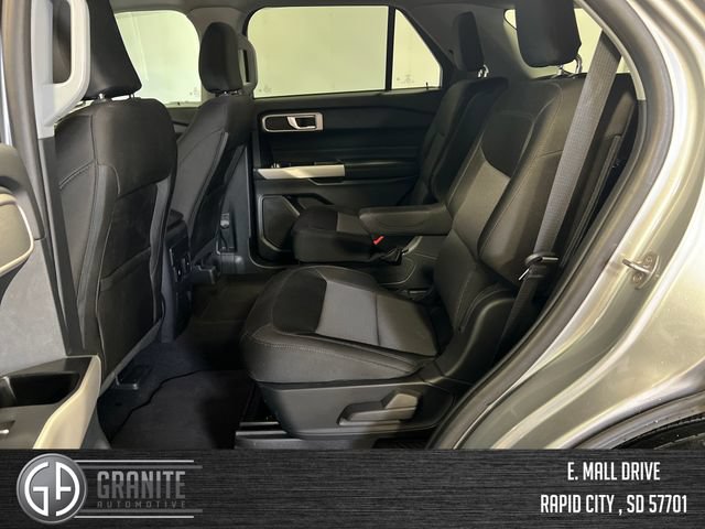 Used 2024 Ford Explorer XLT AWD/4WD image 25