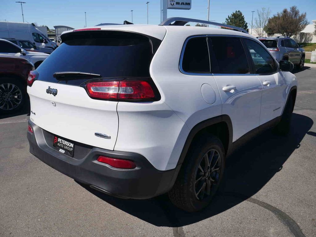 Used 2018 Jeep Cherokee Latitude Plus image 19