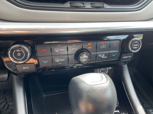 Used 2023 Jeep Compass Limited AWD/4WD image 34