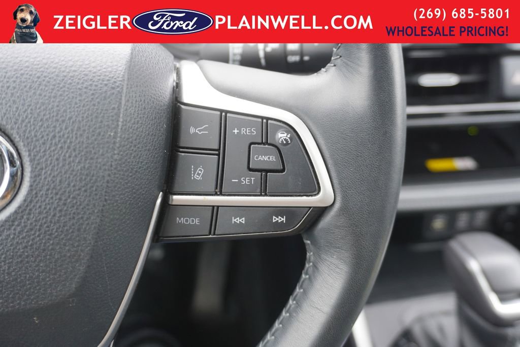Used 2023 Toyota Highlander L image 25