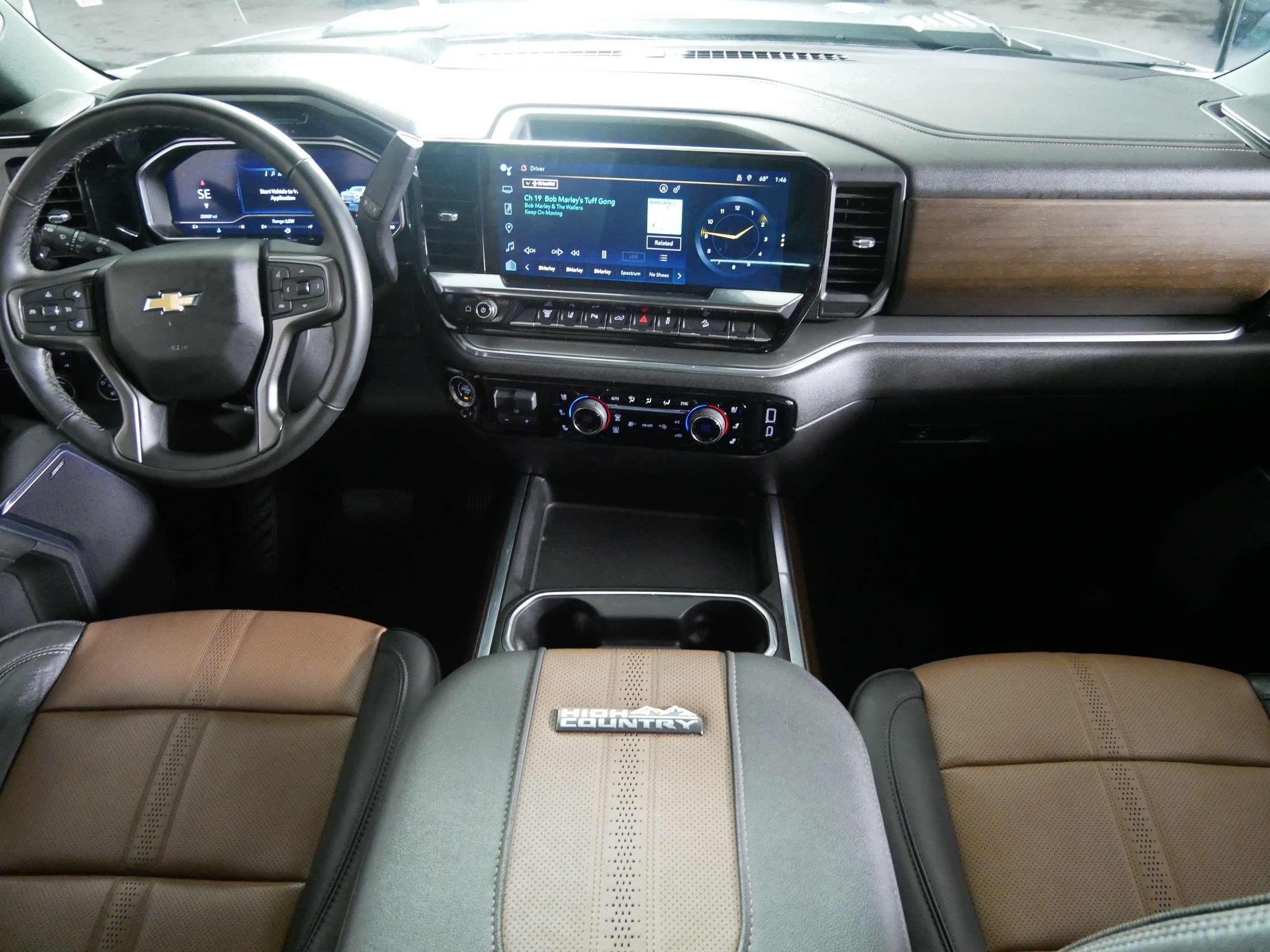 Used 2024 Chevrolet Silverado 2500 High Country w/ High Country Premium Package AWD/4WD image 10