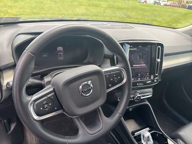 Used 2024 Volvo XC40 B5 Plus w/ Protection Package Premier AWD/4WD image 14