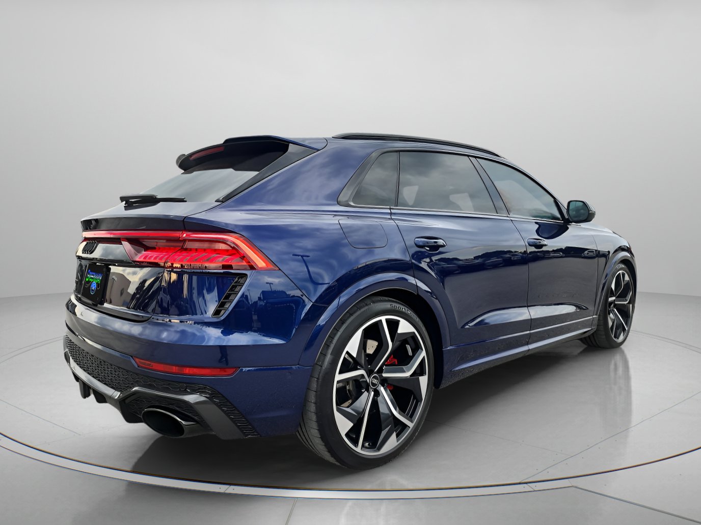 Used 2024 Audi RS Q8 AWD/4WD image 3