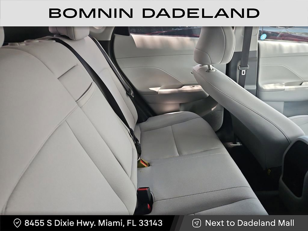 Used 2024 Hyundai Kona SE image 10