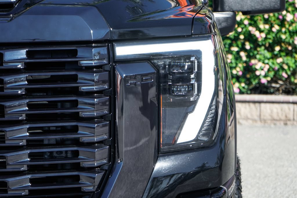 Used 2024 GMC Sierra 3500 Denali Ultimate AWD/4WD image 55