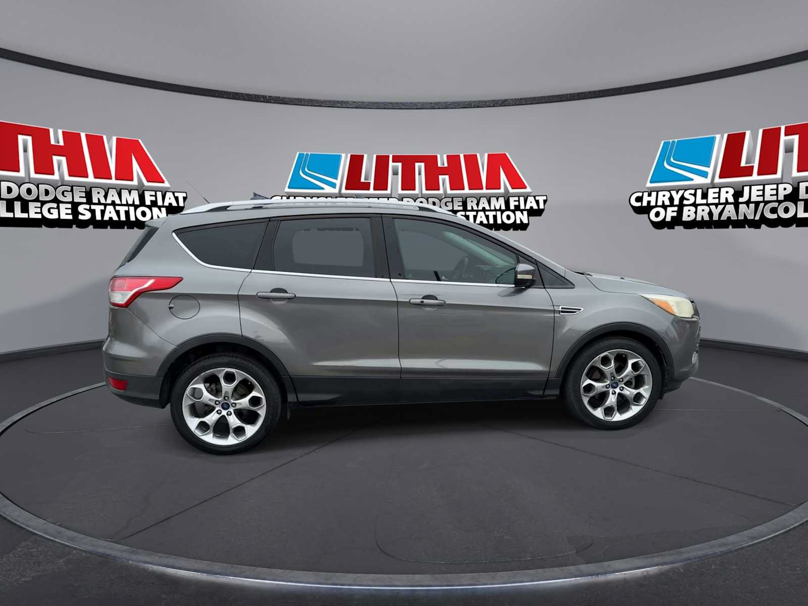 Used 2014 Ford Escape Titanium FWD image 9