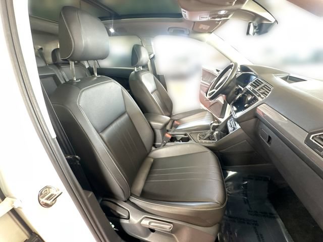 Certified 2023 Volkswagen Tiguan SE w/ Panoramic Sunroof Package FWD image 27