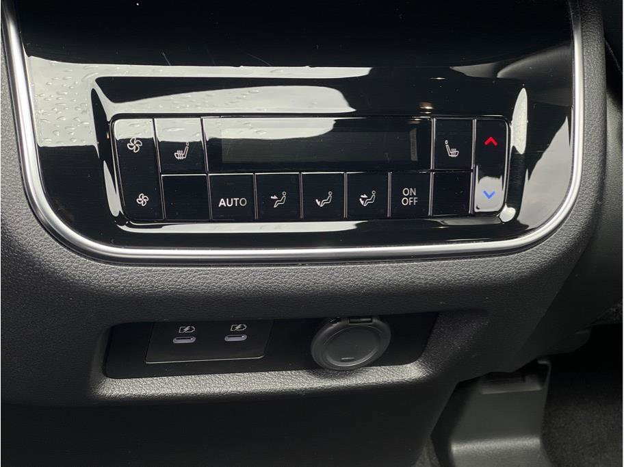 Used 2025 Nissan Armada Platinum AWD/4WD image 10