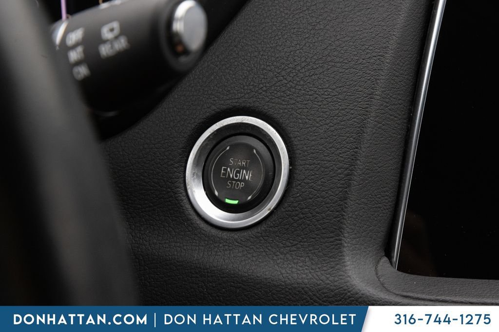 Used 2020 Cadillac XT4 Premium Luxury w/ Cold Weather Package AWD/4WD image 11