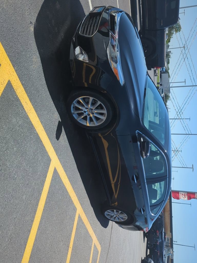 Used 2013 Toyota Avalon Limited w/ Technology Pkg FWD image 2