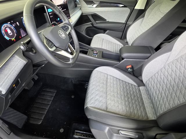 Used 2025 Volkswagen Tiguan S FWD image 6