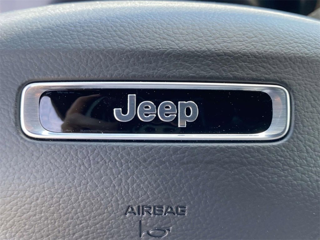 New 2025 Jeep Grand Cherokee L Altitude image 25