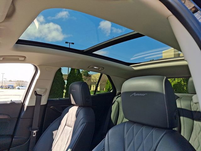 Used 2023 Buick Envision Avenir image 13
