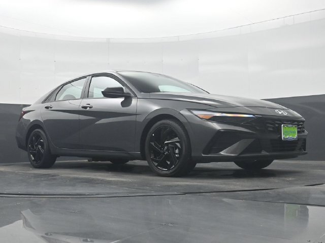 Used 2026 Hyundai Elantra Sport FWD image 32