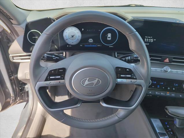 Used 2025 Hyundai Elantra SEL FWD image 16