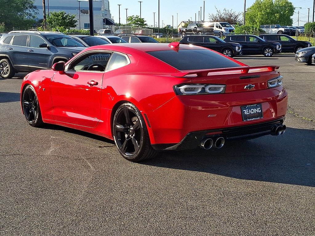Used 2018 Chevrolet Camaro SS RWD image 7