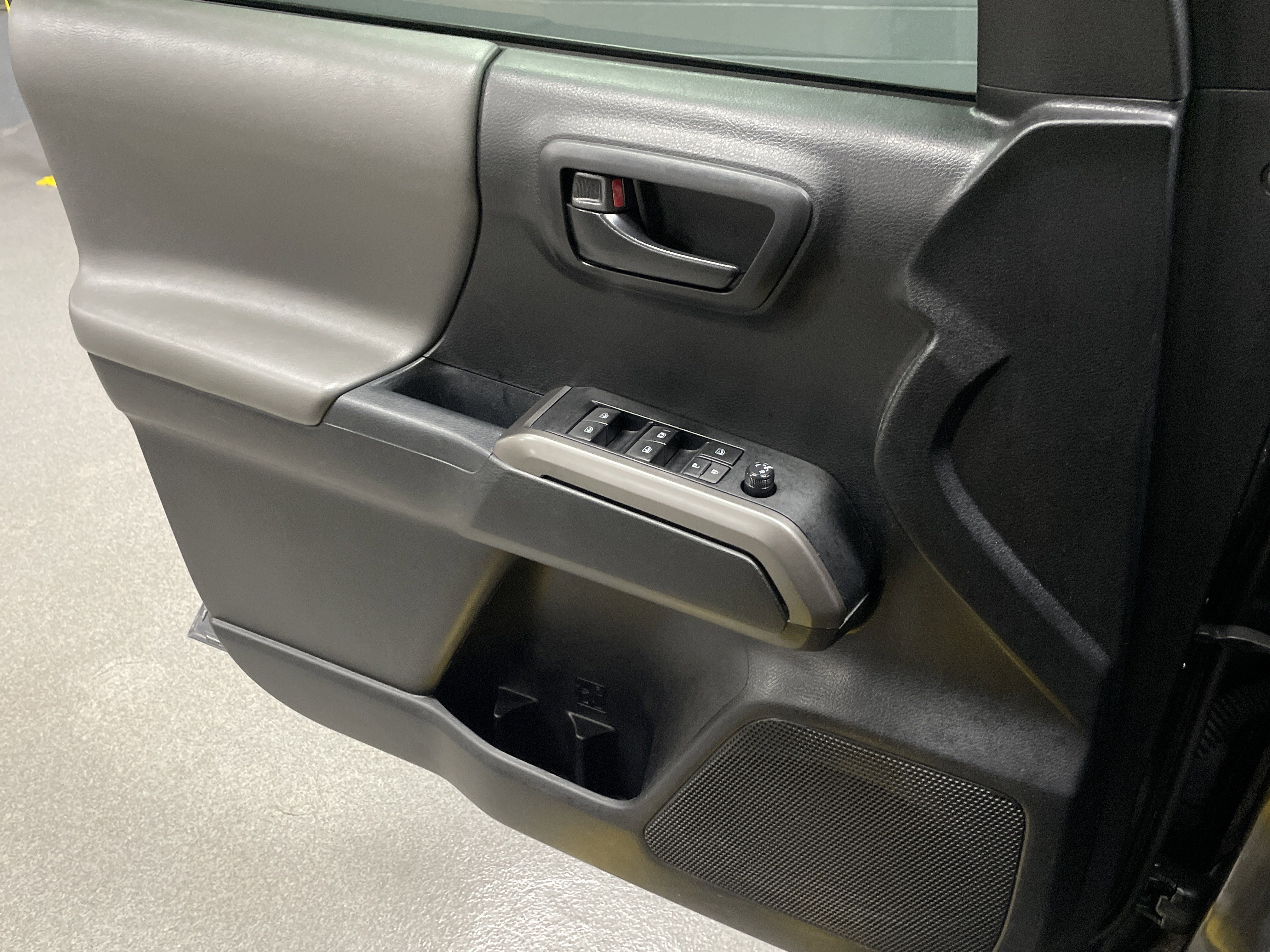 Certified 2022 Toyota Tacoma SR5 w/ Technology Package RWD image 13