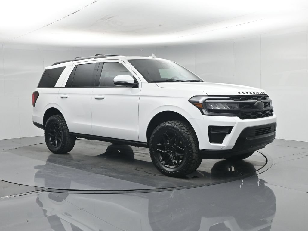 Used 2024 Ford Expedition Limited AWD/4WD image 6