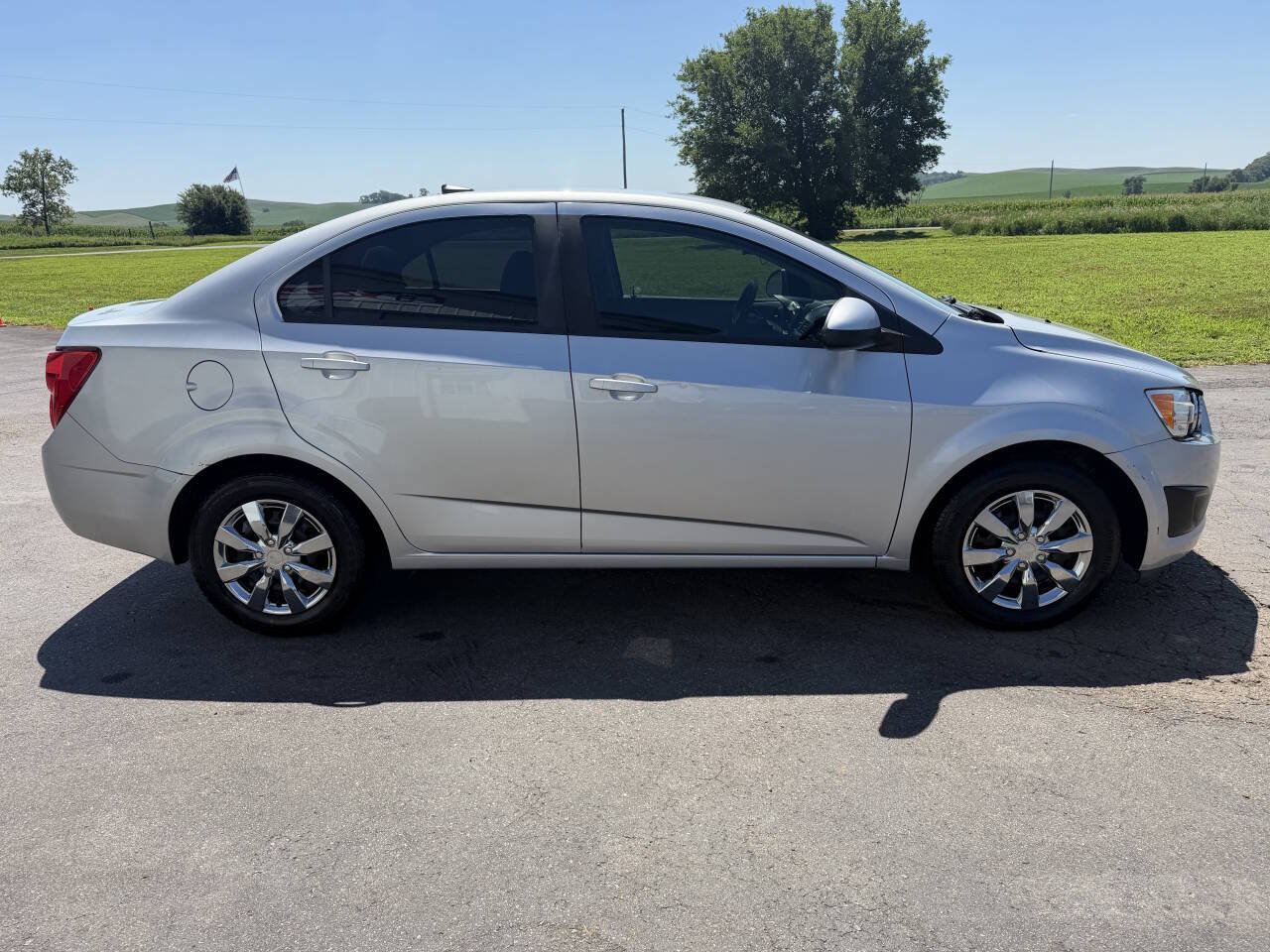 Used 2013 Chevrolet Sonic LS FWD image 6