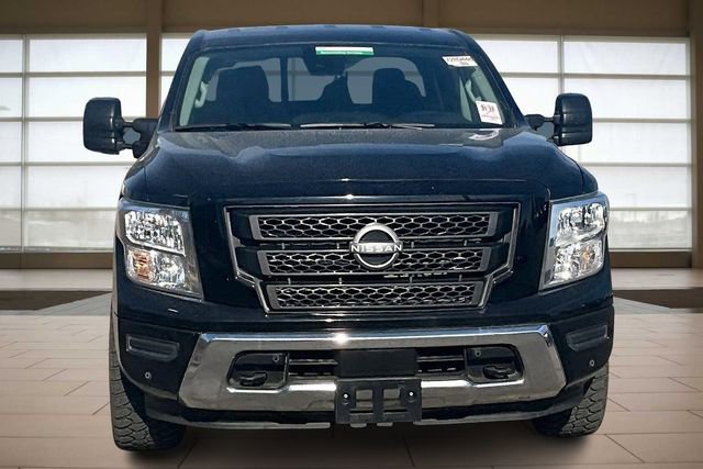 Used 2024 Nissan Titan SV w/ SV Convenience Package image 3