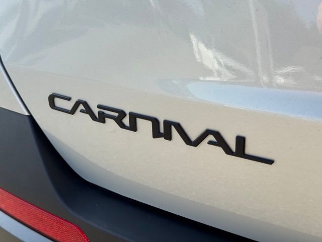 Used 2025 Kia Carnival SX w/ SX Dark Edition Package image 39