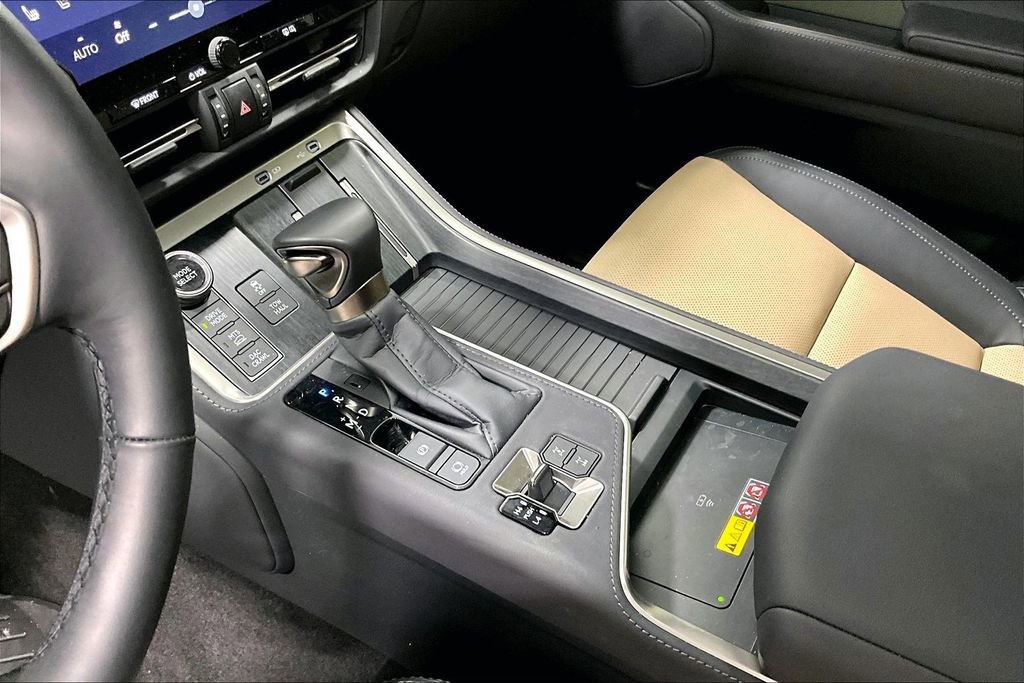 Used 2025 Lexus GX 550 image 17