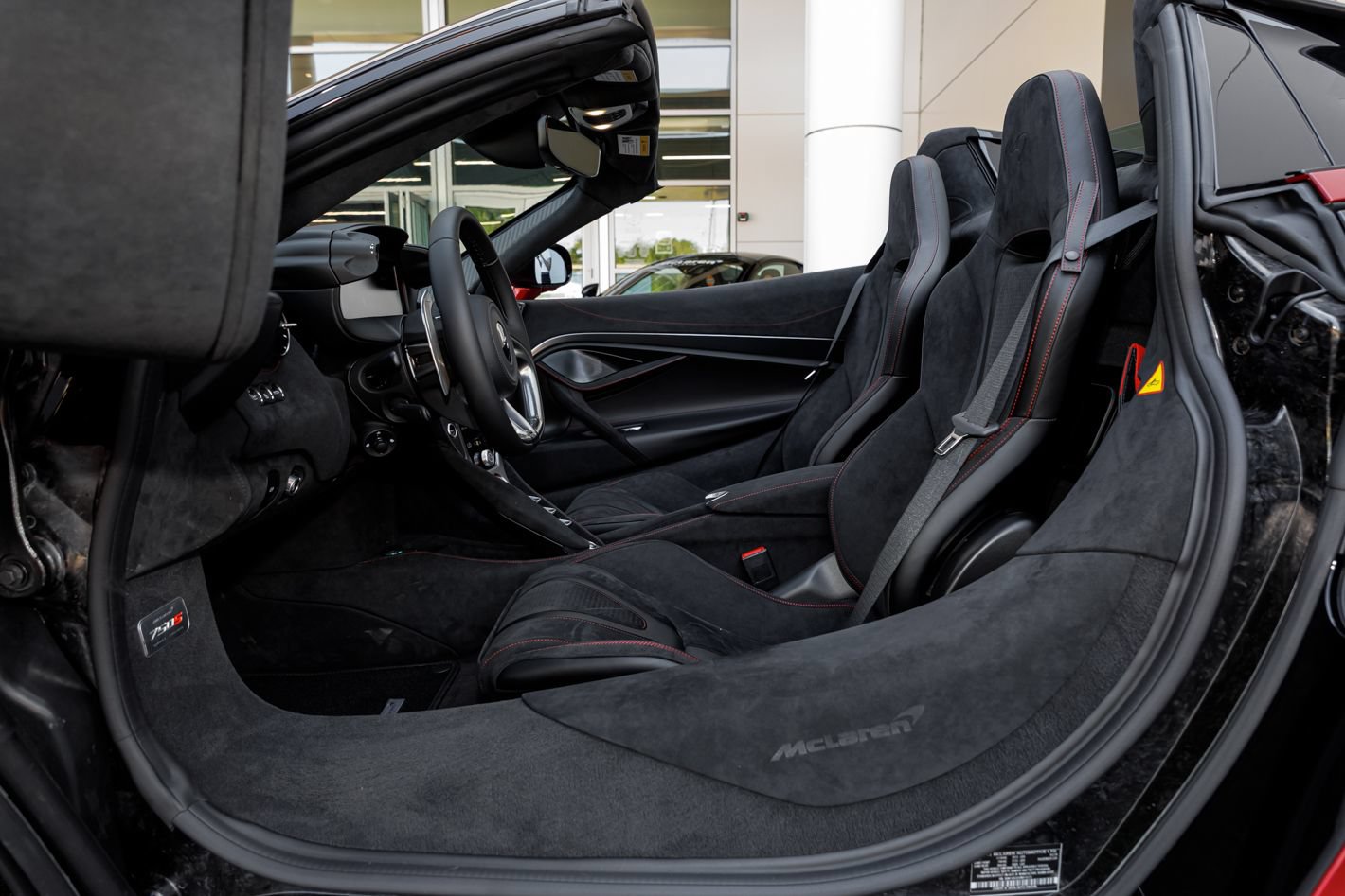 Used 2027 McLaren 750S Spider RWD image 61