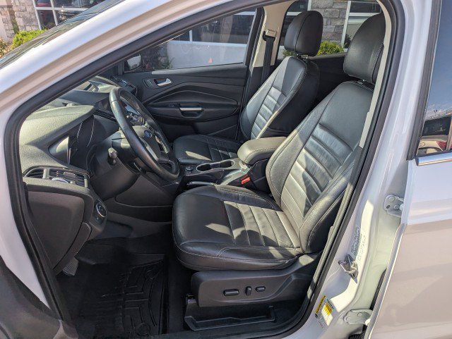 Used 2015 Ford Escape Titanium w/ Equipment Group 301A AWD/4WD image 11