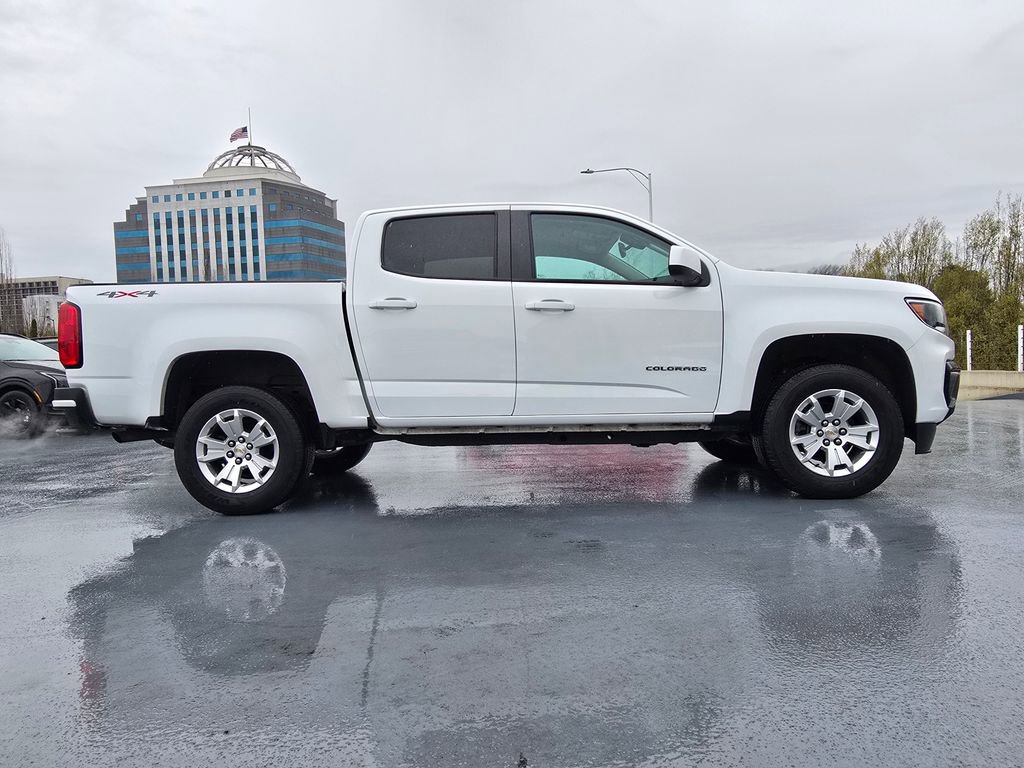 Used 2022 Chevrolet Colorado LT AWD/4WD image 2