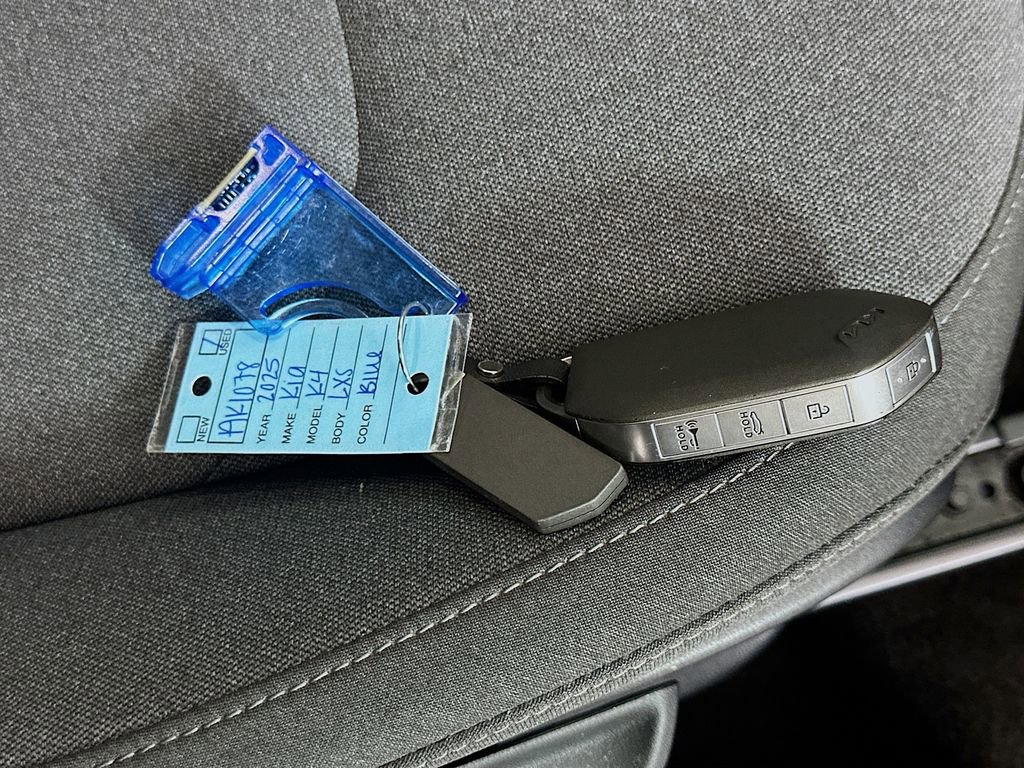 Used 2025 Kia K4 LXS image 35