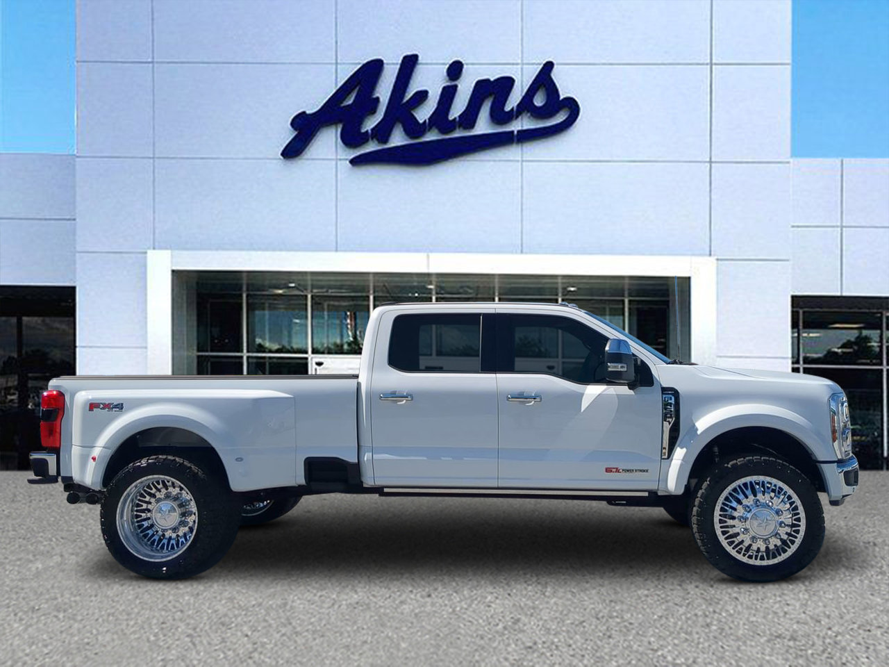 Used 2025 Ford F450 Lariat w/ Lariat Ultimate Package AWD/4WD image 1
