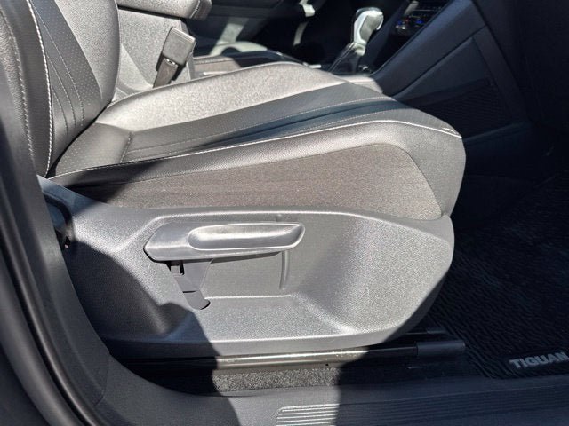 Used 2022 Volkswagen Tiguan SE FWD image 30