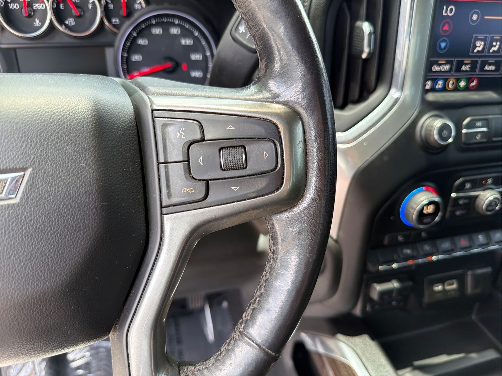 Used 2020 Chevrolet Silverado 1500 LT Trail Boss AWD/4WD image 17