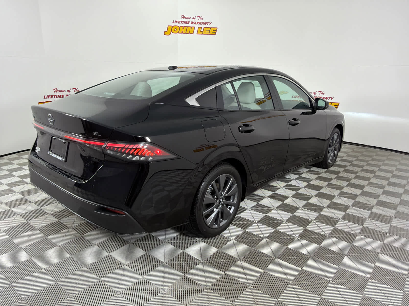 Used 2026 Nissan Sentra SL w/ Floor Mat Package FWD image 6