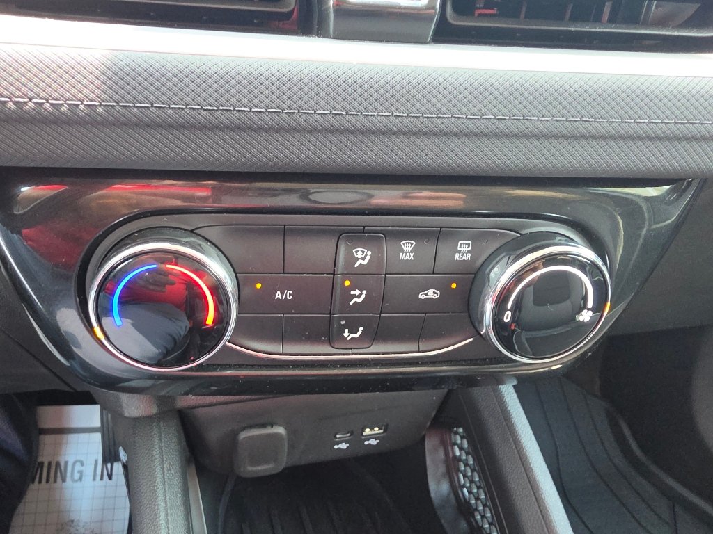 Used 2024 Chevrolet TrailBlazer LT w/ Driver Confidence Package FWD image 29