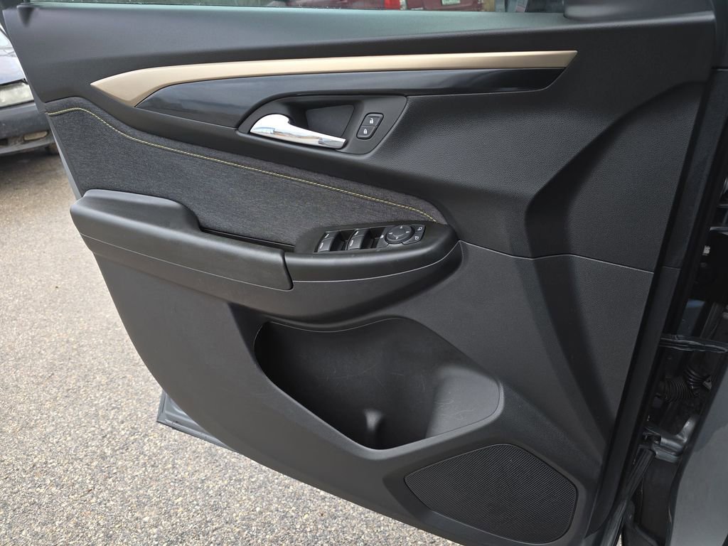 Used 2024 Chevrolet TrailBlazer ACTIV image 25