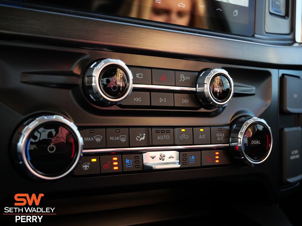 New 2026 Ford F350 Lariat w/ Black Appearance Package image 24