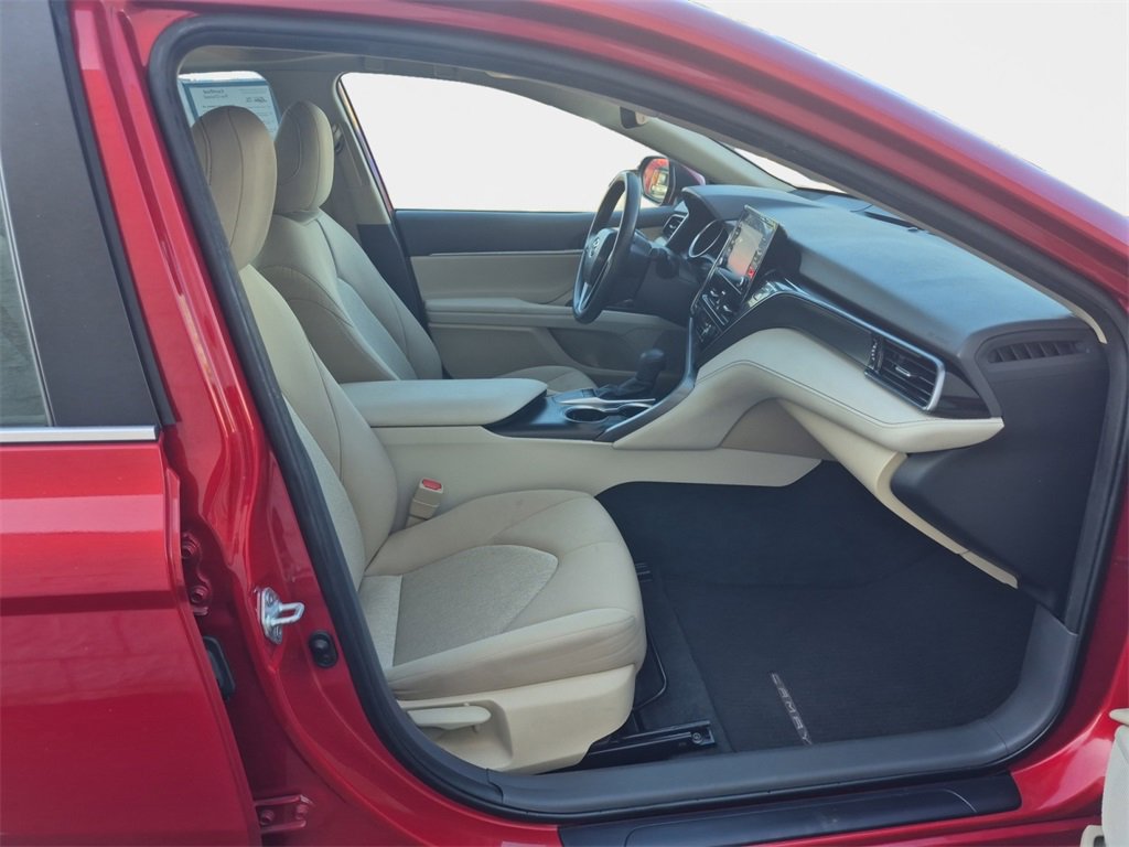 Used 2023 Toyota Camry LE image 19