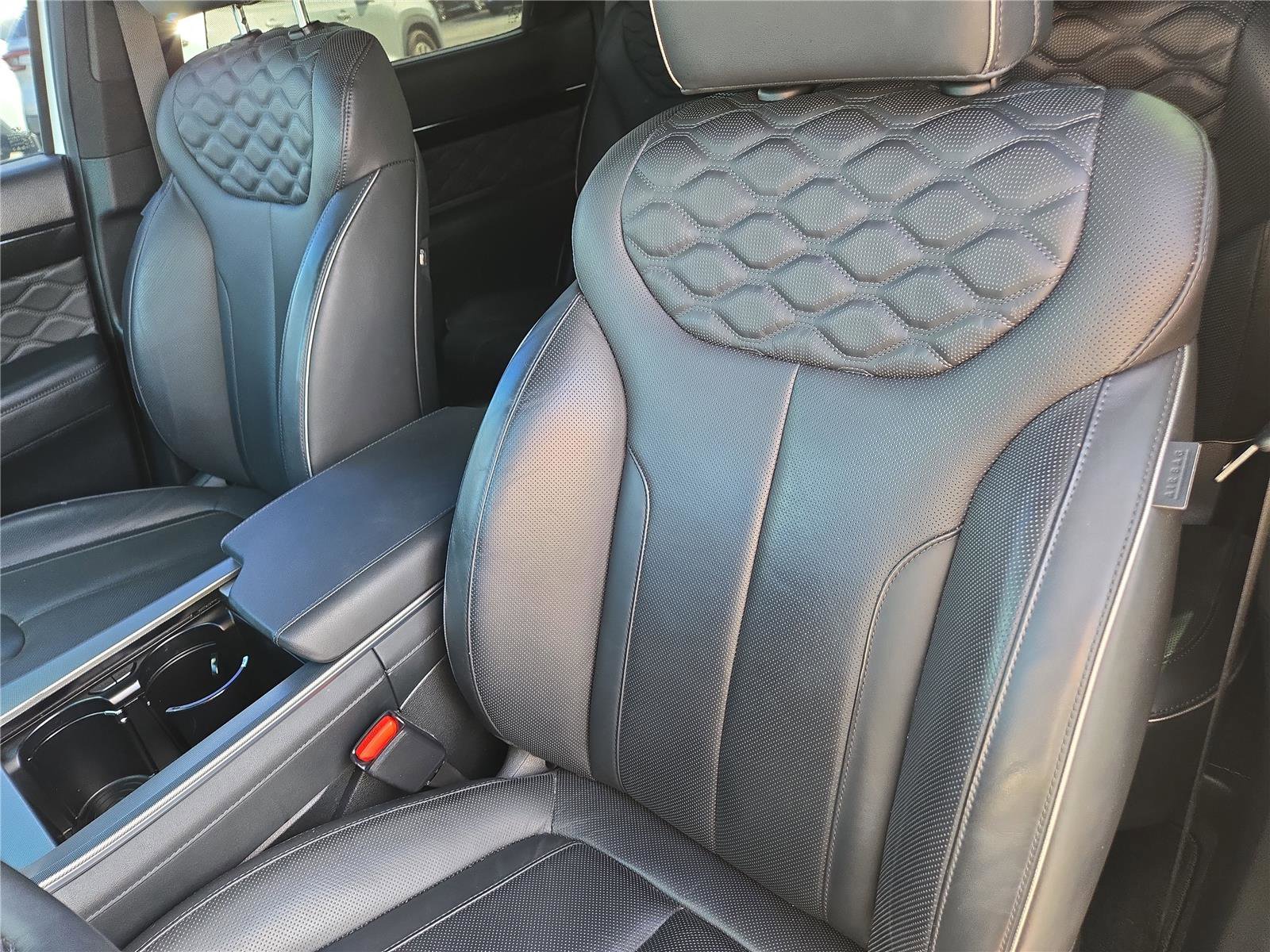 Used 2022 Hyundai Palisade Calligraphy image 16